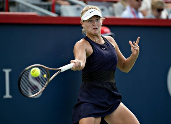 (230809) -- MONTREAL, Aug. 9, 2023 -- Peyton Stearns of the United States returns the ball during the women s singles first round match against Leylah Fernandez of Canada at the 2023 National Bank Open in Montreal, Canada, Aug. 8, 2023. (Photo by Andrew Soong Xinhua) (SP)CANADA-MONTREAL-TENNIS-NATIONAL BANK OPEN-WOMEN S SINGLES LinxWei 