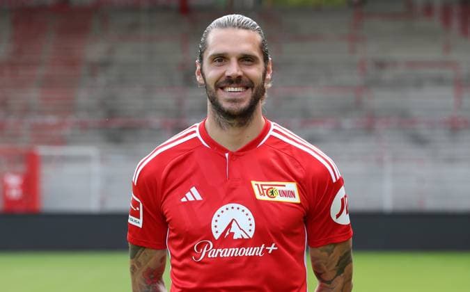 Christopher Trimmel 1 FC Union Berlin FCU 1 BL Bundesliga Porträttermin season 2023 2024 squad, portrait, presentation, presentation, press appointment, GER 09 08 23