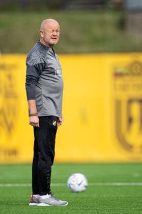 230809 Per Mathias Hogmo, head coach during a training session with Häcken on August 9, 2023 in Vilnius Photo Emma Wallskog BILDBYRAN COP 320 EW0234 fotboll football soccer fotball uefa europa league träning practice training häcken bbeng  Copyright: EMMAxWALLSKOG BB230809EW024