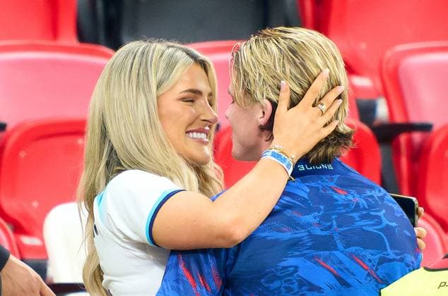 Conor Gallagher, ENG 26 s girlfriend Aine May Kennedy in the group B match WALES - ENGLAND 0-3 FIFA World Cup, WM, Weltmeisterschaft, Fussball 2022 QATAR Season 2022 2023, Nov 25, 2022 in Ahmad Bin Ali Stadium in Doha, Qatar.