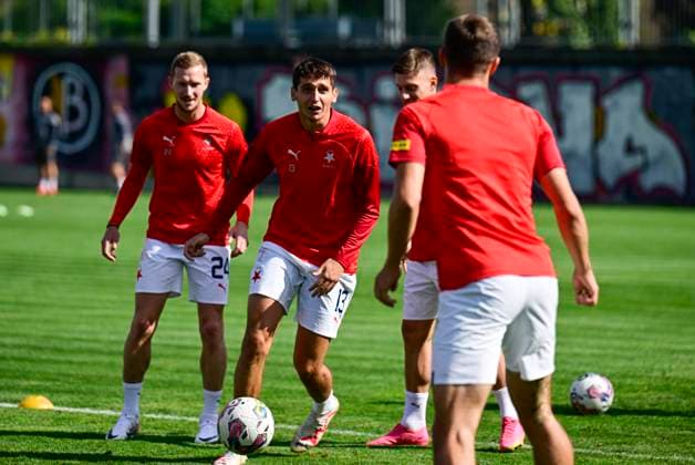 Media programme before the first match of the 3rd qualifying round of the Football UEFA Europa League Slavia Prague vs Dnipro in Prague, Czech Republic, August 9, 2023. Second from left Mojmir Chytil of Slavia during a training session. (CTKxPhoto RomanxVondrous) CTKPhotoP2023080905779  CTKPhotoP2023080905779
