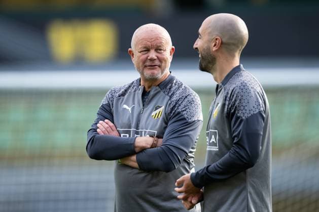 230809 Per Mathias Hogmo, head coach and Martin Foyston, assistant coach during a training session with Häcken on August 9, 2023 in Vilnius Photo Emma Wallskog BILDBYRAN COP 320 EW0234 fotboll soccer football uefa europa league träning practice training häcken bbeng  Copyright: EMMAxWALLSKOG BB230809EW058