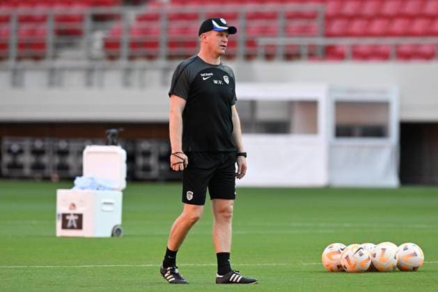 Olympiacos v KRC Genk - UEFA Europa League Qualifying ATHENS, GREECE - AUGUST 09 : Vrancken Wouter head coach of KRC Genk during a training session prior to the 1st leg match of the UEFA Europa League season 2023 - 2024 third qualifying round between Olympiacos and KRC Genk on August 9, 2023 in Athens, Greece, 09 08 2023 Athens Greece  Copyright: xDhax