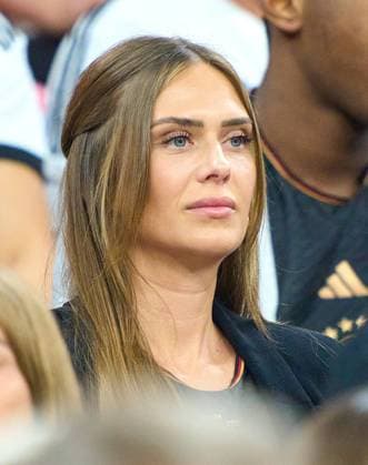 Niklas SUELE, DFB 15 girlfriend Melissa Halter, in the group E match COSTA RICA - GERMANY 2-4 FIFA World Cup, WM, Weltmeisterschaft, Fussball 2022 QATAR Season 2022 2023, Dec 1, 2022 in Al Bayt Stadium in Doha, Qatar.