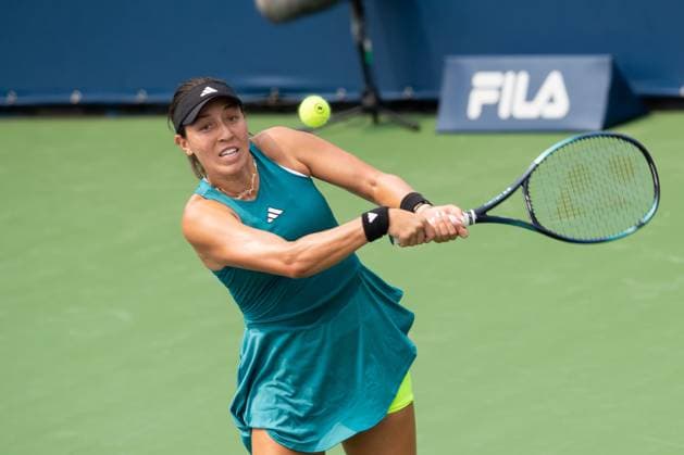 August 09, 2023: Jessica Pegula (USA) returns the ball during the WTA, Tennis Damen National Bank Open second round match at IGA Stadium in Montreal, Quebec. CSM Montreal Canada - ZUMAc04_ 20230809_zma_c04_016 Copyright: xDanielxLeax