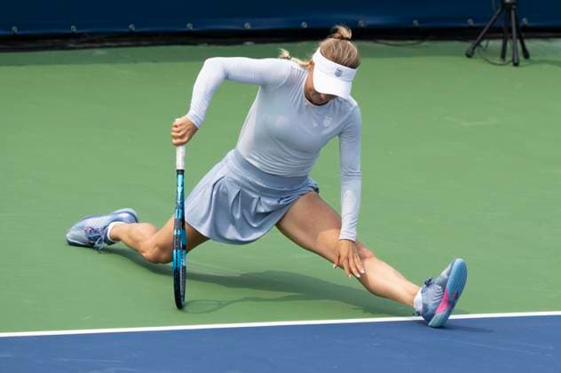 August 9, 2023, MONTREAL, PQ, Canada: Yulia Putintseva of Kazakhstan slips during her game against Jessica Pegula of the United States during the National Bank Open tennis tournament in Montreal, Wednesday, Aug. 9, 2023. Canada News - August 9, 2023  - ZUMAc35_ 20230809_zaf_c35_096 Copyright: xChristinnexMuschix