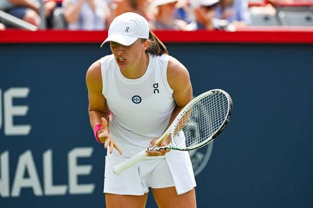 MONTREAL, QC - AUGUST 09: Iga Swiatek (POL) reacts after losing a point during a second round match at WTA, Tennis Damen National Bank Open on August 09, 2023 at IGA Stadium in Montreal, QC (Photo by David Kirouac Icon Sportswire) TENNIS: AUG 09 National Bank Open EDITORIAL USE ONLY Icon230809052
