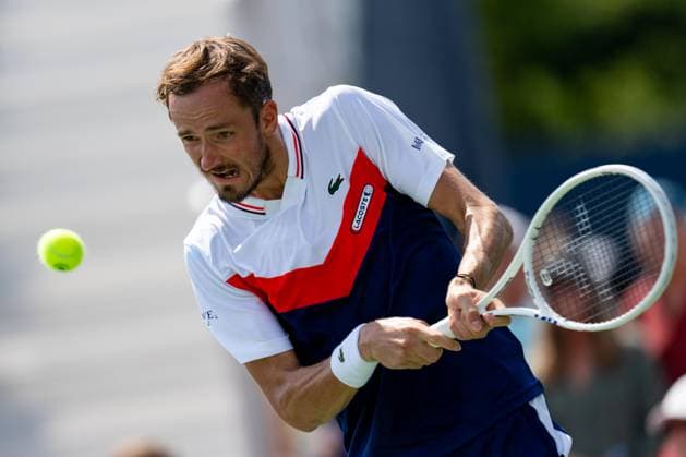 TORONTO, ON - AUGUST 09: Daniil Medvedev hits a shot during his second round match of the National Bank Open, part of the Hologic ATP, Tennis Herren Tour, at Sobeys Stadium on August 9, 2023 in Toronto, Canada. (Photo by Julian Avram Icon Sportswire) TENNIS: AUG 09 National Bank Open EDITORIAL USE ONLY Icon2308092017