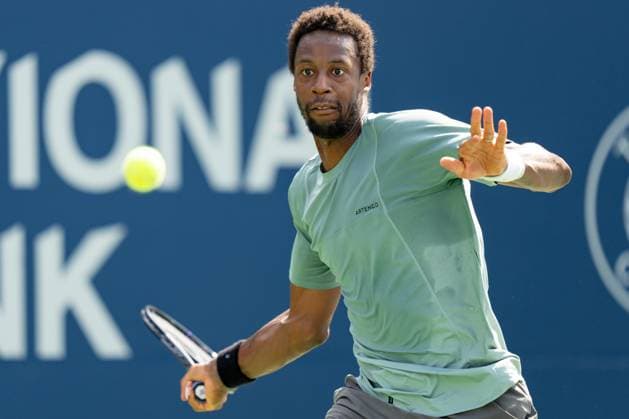 TORONTO, ON - AUGUST 09: Gael Monfils of France hits a shot during his second round match of the National Bank Open, part of the Hologic ATP, Tennis Herren Tour, at Sobeys Stadium on August 9, 2023 in Toronto, Canada. (Photo by Julian Avram Icon Sportswire) TENNIS: AUG 09 National Bank Open EDITORIAL USE ONLY Icon2308092051