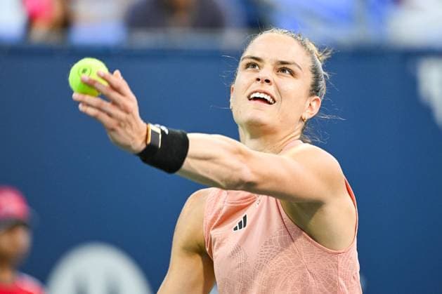 MONTREAL, QC - AUGUST 09: Maria Sakkari (GRE) serves the ball during a second round match at WTA, Tennis Damen National Bank Open on August 09, 2023 at IGA Stadium in Montreal, QC (Photo by David Kirouac Icon Sportswire) TENNIS: AUG 09 National Bank Open EDITORIAL USE ONLY Icon230809114
