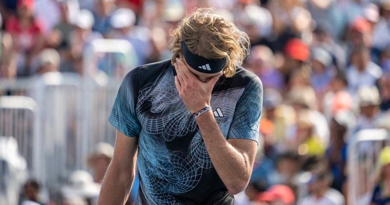 German tennis player Alexander Zverev reacts against Spanish Alejandro Davidovich Fokina during the Canadian Open, in Toronto, Canada, 9 August 2023. EFE Julio Cesar Rivas Canadian Open of Tenis !ACHTUNG: NUR REDAKTIONELLE NUTZUNG!  Copyright: xJulioxCésarxRivasx(es-ES)x AME9332 20230810-55011685080_1