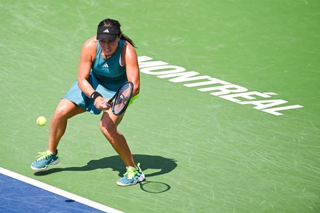 MONTREAL, QC - AUGUST 10: Jessica Pegula (USA) returns the ball during a third round match at WTA, Tennis Damen National Bank Open on August 10, 2023 at IGA Stadium in Montreal, QC (Photo by David Kirouac Icon Sportswire) TENNIS: AUG 10 National Bank Open EDITORIAL USE ONLY Icon230810010