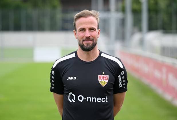 FUSSBALL 1 BUNDESLIGA SAISON 2023 2024 09 08 2023 photo opportunity at VfB Stuttgart on the training ground coach Sebastian Hoeness