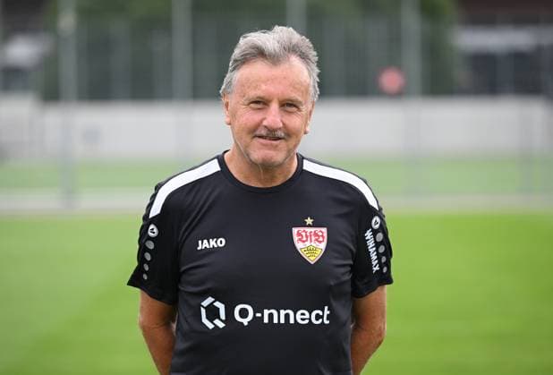 FUSSBALL 1 BUNDESLIGA SAISON 2023 2024 09 08 2023 photo opportunity at VfB Stuttgart on the training ground physiotherapist Gerhard Woern