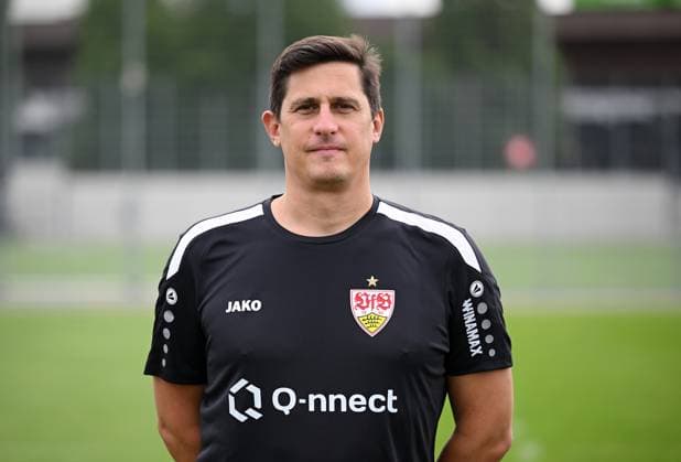 FUSSBALL 1 BUNDESLIGA SAISON 2023 2024 09 08 2023 Photo session at VfB Stuttgart on the training ground Physiotherapist Manuel Roth