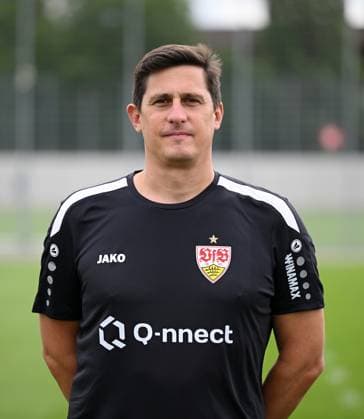 FUSSBALL 1 BUNDESLIGA SAISON 2023 2024 09 08 2023 Photo session at VfB Stuttgart on the training ground Physiotherapist Manuel Roth