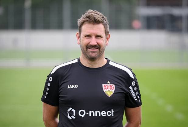 FUSSBALL 1 BUNDESLIGA SAISON 2023 2024 09 08 2023 Photo session at VfB Stuttgart on the training ground Physiotherapist Matthias Hahn