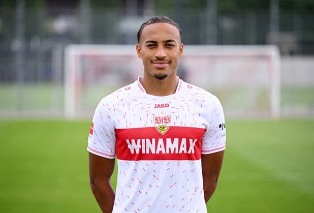FUSSBALL 1 BUNDESLIGA SAISON 2023 2024 09 08 2023 photo opportunity with VfB Stuttgart on the training ground Jamie Leweling