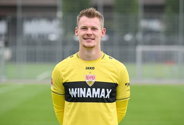 FUSSBALL 1 BUNDESLIGA SAISON 2023 2024 09 08 2023 photo opportunity at VfB Stuttgart on the training ground goalkeeper Alexander Nuebel