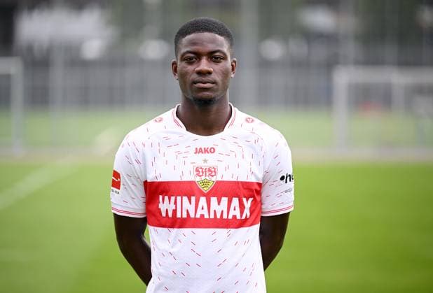 FUSSBALL 1 BUNDESLIGA SAISON 2023 2024 09 08 2023 Photo session with VfB Stuttgart on the training ground Clinton Mola