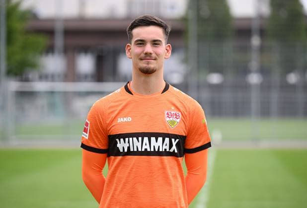 FUSSBALL 1 BUNDESLIGA SAISON 2023 2024 09 08 2023 photo opportunity at VfB Stuttgart on the training ground goalkeeper Dennis Seimen
