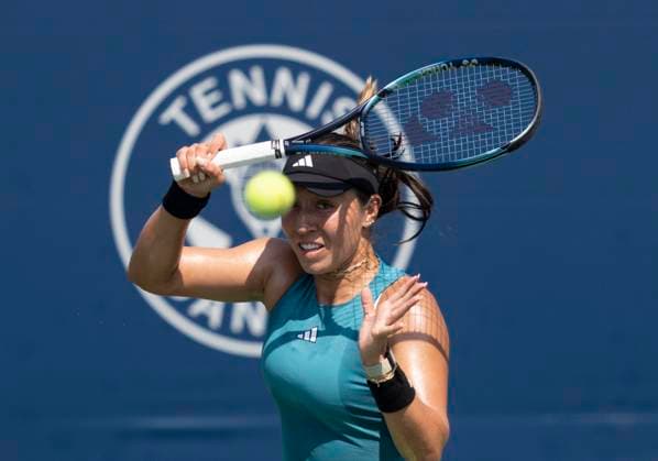 August 10, 2023, MONTREAL, PQ, Canada: Jessica Pegula of the United States hits a return to Jasmine Paolini of Italy during the National Bank Open tennis tournament in Montreal, Thursday, Aug. 10, 2023. Canada News - August 10, 2023  - ZUMAc35_ 20230810_zaf_c35_026 Copyright: xChristinnexMuschix