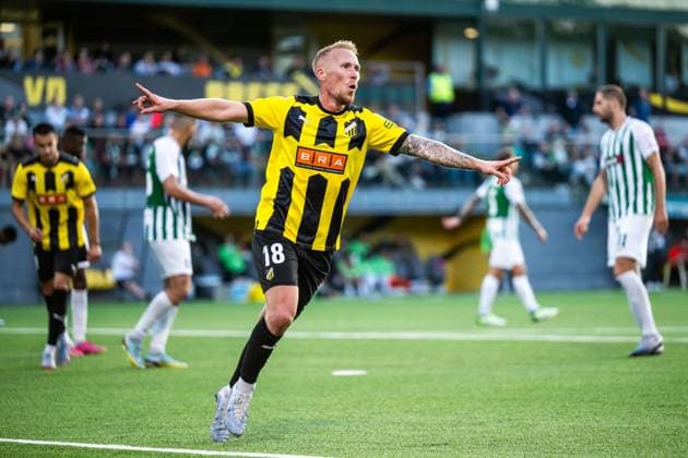 230810 Mikkel Rygaard Jensen of Häcken celebrates after 0 3 during the UEFA Europa League qualifying match between Zalgiris Vilnius and Häcken on August 10, 2023 in Vilnius Photo Emma Wallskog BILDBYRAN COP 320 EW0236 fotboll soccer football uefa europa league zalgiris vilnius häcken bbeng jubel  Copyright: EMMAxWALLSKOG BB230810EW037