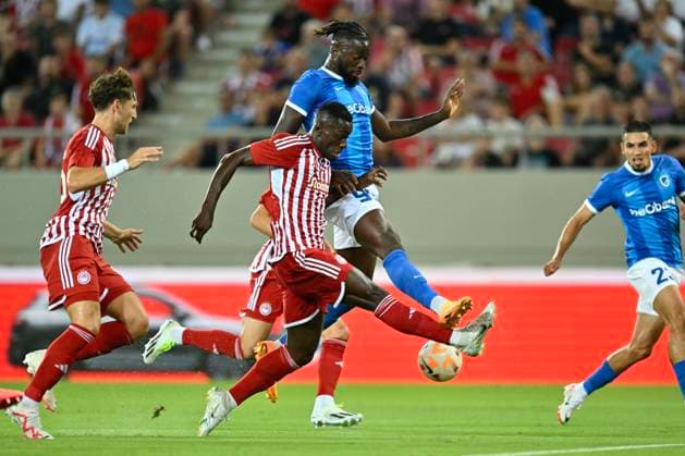 Olympiacos v KRC Genk - UEFA Europa League Qualifying ATHENS, GREECE - AUGUST 10 : Camara Mohamed midfielder of Olympiacos and Arokodare Tolu forward of KRC Genk during the 1st leg match of the UEFA Europa League season 2023 - 2024 third qualifying round between Olympiacos and KRC Genk on August 10, 2023 in Athens, Greece, 10 08 2023 Athens Greece  Copyright: xDhax