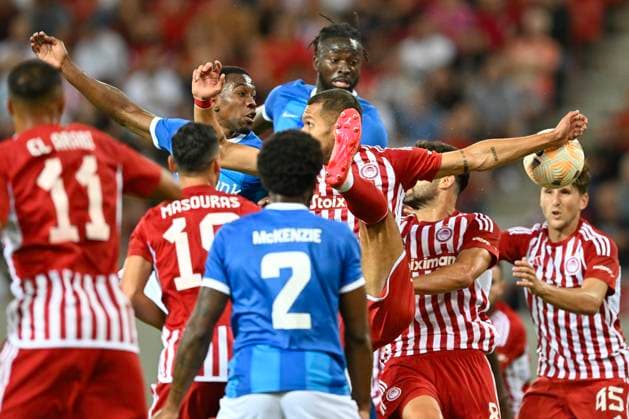 Olympiacos v KRC Genk - UEFA Europa League Qualifying ATHENS, GREECE - AUGUST 10 : Cuesta Carlos defender of KRC Genk and Freire Gomez Nicolas Omar defender of Olympiacos during the 1st leg match of the UEFA Europa League season 2023 - 2024 third qualifying round between Olympiacos and KRC Genk on August 10, 2023 in Athens, Greece, 10 08 2023 Athens Greece  Copyright: xDhax