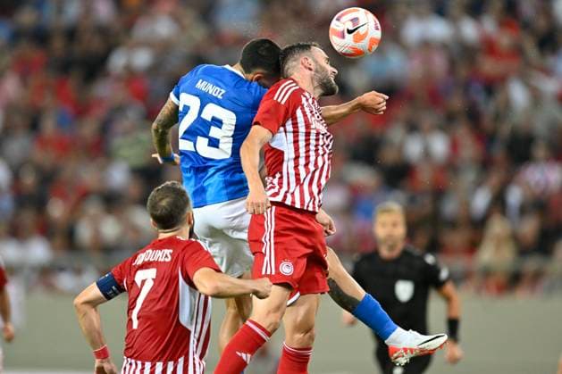 Olympiacos v KRC Genk - UEFA Europa League Qualifying ATHENS, GREECE - AUGUST 10 : Munoz Daniel defender of KRC Genk and Quini defender of Olympiacos during the 1st leg match of the UEFA Europa League season 2023 - 2024 third qualifying round between Olympiacos and KRC Genk on August 10, 2023 in Athens, Greece, 10 08 2023 Athens Greece  Copyright: xDhax