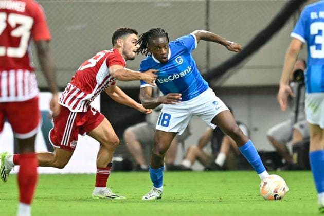 Olympiacos v KRC Genk - UEFA Europa League Qualifying ATHENS, GREECE - AUGUST 10 : Masouras Giorgos forward of Olympiacos and Kayembe Joris defender of KRC Genk during the 1st leg match of the UEFA Europa League season 2023 - 2024 third qualifying round between Olympiacos and KRC Genk on August 10, 2023 in Athens, Greece, 10 08 2023 Athens Greece  Copyright: xDhax