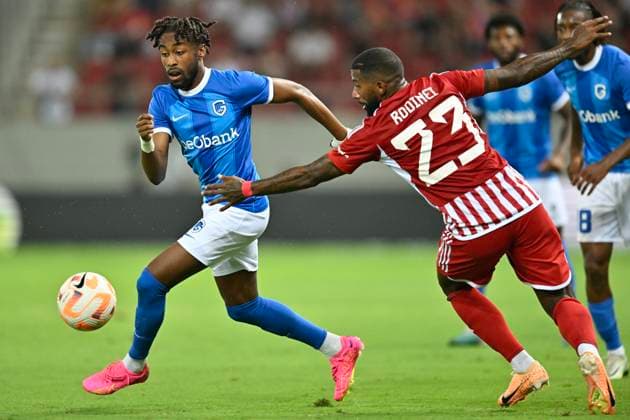 Olympiacos v KRC Genk - UEFA Europa League Qualifying ATHENS, GREECE - AUGUST 10 : Tresor Mike forward of KRC Genk and Marcelo De Almeida Rodinei defender of Olympiacos during the 1st leg match of the UEFA Europa League season 2023 - 2024 third qualifying round between Olympiacos and KRC Genk on August 10, 2023 in Athens, Greece, 10 08 2023 Athens Greece  Copyright: xDhax