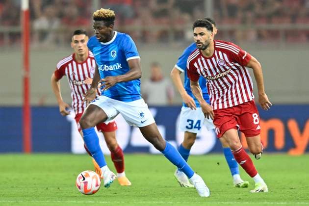 Olympiacos v KRC Genk - UEFA Europa League Qualifying ATHENS, GREECE - AUGUST 10 : Ouattara Aziz Mohammed midfielder of KRC Genk and Iborra Vicente midfielder of Olympiacos during the 1st leg match of the UEFA Europa League season 2023 - 2024 third qualifying round between Olympiacos and KRC Genk on August 10, 2023 in Athens, Greece, 10 08 2023 Athens Greece  Copyright: xDhax