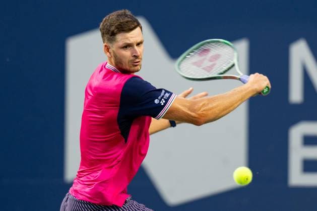 TORONTO, ON - AUGUST 10: Hubert Hurkacz of Poland hits a shot during his third round match of the National Bank Open, part of the Hologic ATP, Tennis Herren Tour, at Sobeys Stadium on August 10, 2023 in Toronto, Canada. (Photo by Julian Avram Icon Sportswire) TENNIS: AUG 10 National Bank Open EDITORIAL USE ONLY Icon2308101443