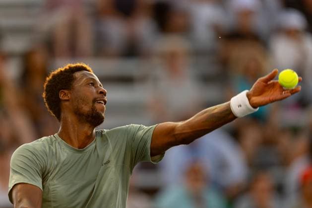 TORONTO, ON - AUGUST 10: Gael Monfils of France serves during his third round match of the National Bank Open, part of the Hologic ATP, Tennis Herren Tour, at Sobeys Stadium on August 10, 2023 in Toronto, Canada. (Photo by Julian Avram Icon Sportswire) TENNIS: AUG 10 National Bank Open EDITORIAL USE ONLY Icon2308101420