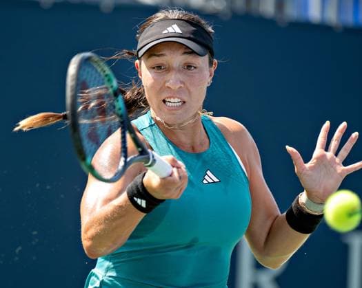 (230811) -- MONTREAL, Aug. 11, 2023 -- Jessica Pegula of the United States hits a return during the women s singles round of 16 match between Jessica Pegula of the United States and Jasmine Paolini of Italy at the National Bank Open tennis tournament in Montreal, Canada, on Aug. 10, 2023. (Photo by Xinhua) (SP)CANADA-MONTREAL-TENNIS-NATIONAL BANK OPEN-WOMEN S SINGLES AndrewxSoong 