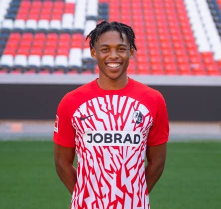 Junior Adamu SC Freiburg, 20 1 Bundesliga, SC Freiburg, Portraettermin 2023 2024, 10 08 2023, DFL REGULATES PROHIBIT ANY USE OF PHOTOGRAPHS AS IMAGE SEQUENCES AND OR QUASI VIDEO GER, Football, Men, 1 Bundesliga, Spielzeit 2023 2024, SC Freiburg, Portraettermin 2023 2024, 10 08 2023, Freiburg im Breisgau. Copyright: xEibner-Pressefoto SilasxSchuellex EP_EER