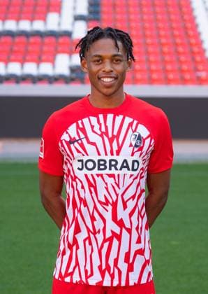 Junior Adamu SC Freiburg, 20 1 Bundesliga, SC Freiburg, Portraettermin 2023 2024, 10 08 2023, DFL REGULATES PROHIBIT ANY USE OF PHOTOGRAPHS AS IMAGE SEQUENCES AND OR QUASI VIDEO GER, Football, Men, 1 Bundesliga, Spielzeit 2023 2024, SC Freiburg, Portraettermin 2023 2024, 10 08 2023, Freiburg im Breisgau. Copyright: xEibner-Pressefoto SilasxSchuellex EP_EER