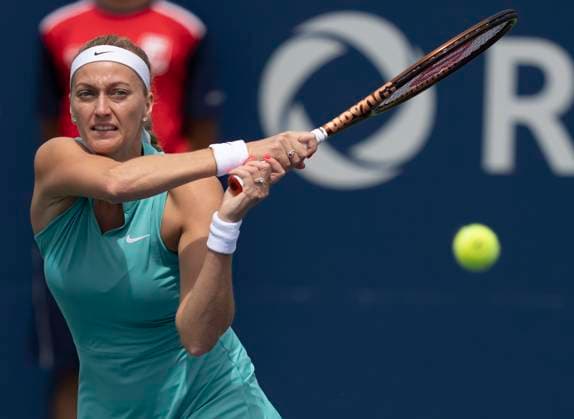 Sport Bilder des Tages August 11, 2023, MONTREAL, PQ, Canada: Petra Kvitova of the Czech Republic hits a return to Belinda Bencic of Switzerland, during the National Bank Open tennis tournament in Montreal, Friday, Aug. 11, 2023. Canada News - August 11, 2023  - ZUMAc35_ 20230811_zaf_c35_041 Copyright: xChristinnexMuschix