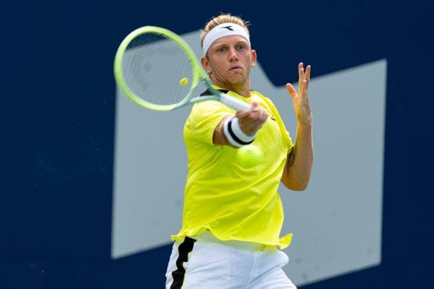 TORONTO, ON - AUGUST 11: Alejandro Davidovich Fokina of Spain hits a shot during his quarter-final match of the National Bank Open, part of the Hologic ATP, Tennis Herren Tour, at Sobeys Stadium on August 11, 2023 in Toronto, Canada. (Photo by Julian Avram Icon Sportswire) TENNIS: AUG 11 National Bank Open EDITORIAL USE ONLY Icon2308110054