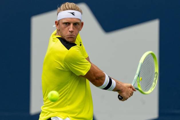 TORONTO, ON - AUGUST 11: Alejandro Davidovich Fokina of Spain hits a shot during his quarter-final match of the National Bank Open, part of the Hologic ATP, Tennis Herren Tour, at Sobeys Stadium on August 11, 2023 in Toronto, Canada. (Photo by Julian Avram Icon Sportswire) TENNIS: AUG 11 National Bank Open EDITORIAL USE ONLY Icon2308110065