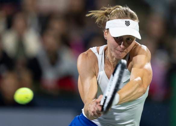 Sport Bilder des Tages August 11, 2023, MONTREAL, PQ, Canada: Liudmila Samsonova of Russia, hits a return to Belinda Bencic of Switzerland, during quarterfinal action at the National Bank Open tennis tournament in Montreal, Friday, Aug.11, 2023. Canada News - August 11, 2023  - ZUMAc35_ 20230811_zaf_c35_138 Copyright: xChristinnexMuschix