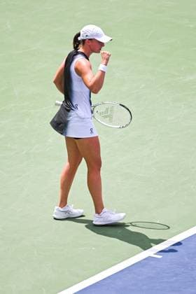 MONTREAL, QC - AUGUST 12: Iga Swiatek (POL) reacts after scoring a point during semi final at WTA, Tennis Damen National Bank Open on August 12, 2023 at IGA Stadium in Montreal, QC (Photo by Icon Sportswire) TENNIS: AUG 12 National Bank Open EDITORIAL USE ONLY Icon230812004