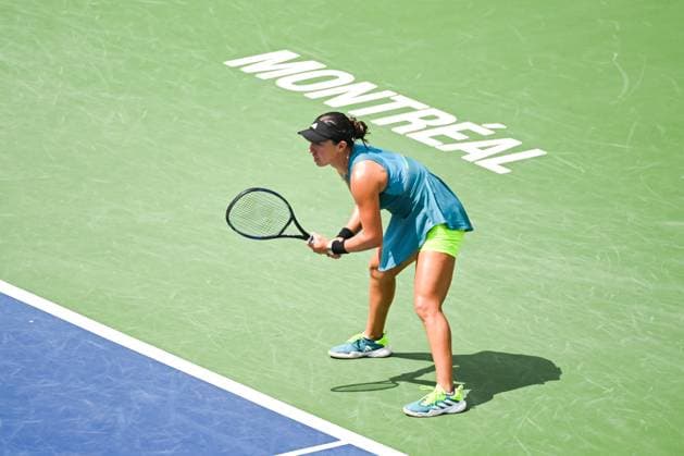 MONTREAL, QC - AUGUST 12: Jessica Pegula (USA) waits for service during semi final at WTA, Tennis Damen National Bank Open on August 12, 2023 at IGA Stadium in Montreal, QC (Photo by Icon Sportswire) TENNIS: AUG 12 National Bank Open EDITORIAL USE ONLY Icon230812006