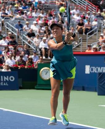 August 12, 2023, MONTREAL, PQ, Canada: Jessica Pegula of the United States, hits a return to Iga Swiatek of Poland, during semifinal action at the National Bank Open tennis tournament in Montreal, Saturday, Aug. 12, 2023. Canada News - August 12, 2023  - ZUMAc35_ 20230812_zaf_c35_004 Copyright: xChristinnexMuschix