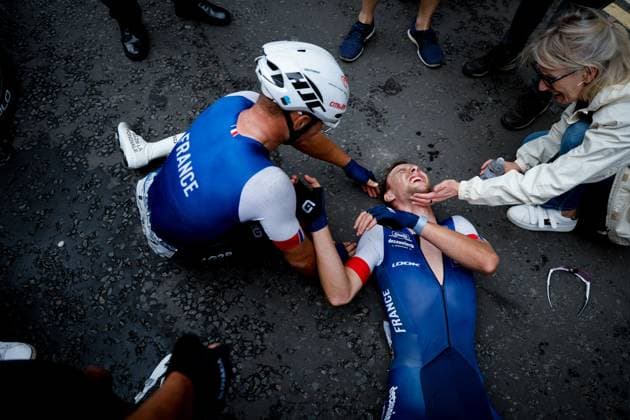 Bilder des Jahres 2023, Sport 08 August Sport Themen der Woche KW32 Sport Bilder des Tages 2023 UCI World Championships Cycling Glasgow - 12 08 2023 GLASGOW, UNITED KINGDOM - AUGUST 12 : LAURANCE Axel (FRA) crosses the finish line exhausted after winning during the 2023 UCI World Championships Cycling Glasgow on August 12, 2023 in Glasgow, United Kingdom, 12 08 2023 Glasgow United Kingdom  Copyright: xJanxDexMeuleneirx