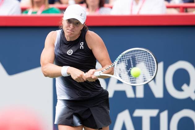August 12, 2023: Iga Swiatek (POL) returns the ball during the WTA, Tennis Damen National Bank Open semifinal match at IGA Stadium in Montreal, Quebec. CSM Montreal Canada - ZUMAc04_ 20230812_zma_c04_020 Copyright: xDanielxLeax