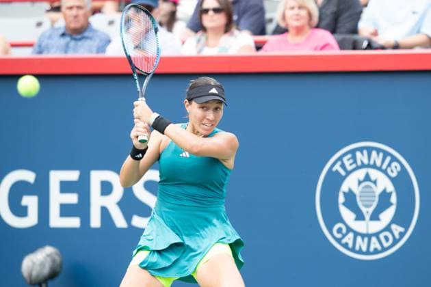 August 12, 2023: Jessica Pegula (USA) returns the ball during the WTA, Tennis Damen National Bank Open semifinal match at IGA Stadium in Montreal, Quebec. CSM Montreal Canada - ZUMAc04_ 20230812_zma_c04_021 Copyright: xDanielxLeax