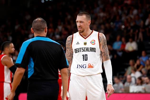 13 08 2023, German Basketball Federation, Supercup 2023, Hamburg, edel optics de Arena, final, Germany Canada, Daniel Theis GER, No10 talking to the referee Hamburg edel optics de Arena Hamburg Germany