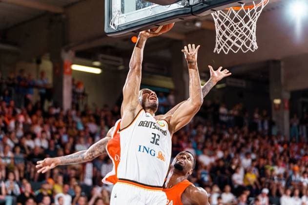 Throw Hit Johannes Thiemann Germany, 32 Germany vs Canada, Basketball, DBB Supercup, Final, 13 08 2023 Germany vs Canada, Basketball, DBB Supercup, Final, 13 08 2023 Hamburg Copyright: xEibner-Pressefoto MarcelxvonxFehrnx EP_MFN